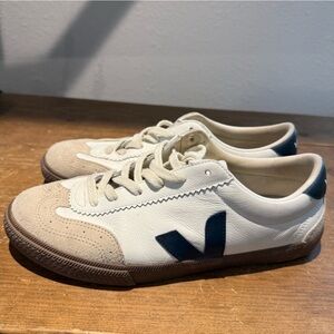 VEJA Volley O.T. Men’s Sneakers in White Navy.